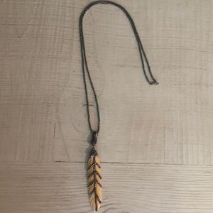 Beautiful ladies necklace 19”